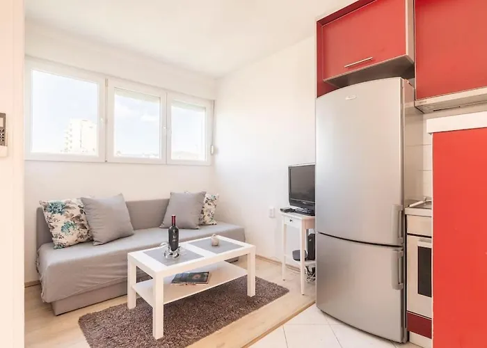 Lejlighed Dorna Near Center And Bacvice