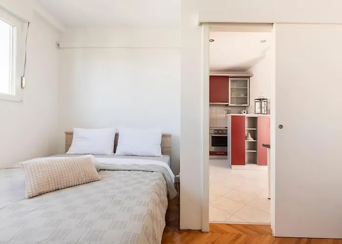 Dorna Near Center And Bacvice Lejlighed *