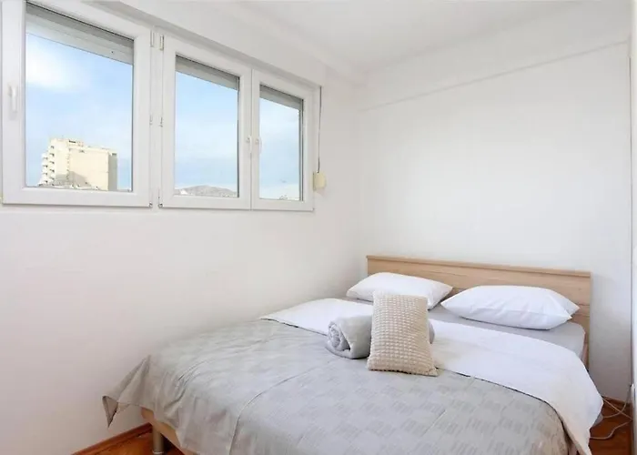 Dorna Near Center And Bacvice Lejlighed *